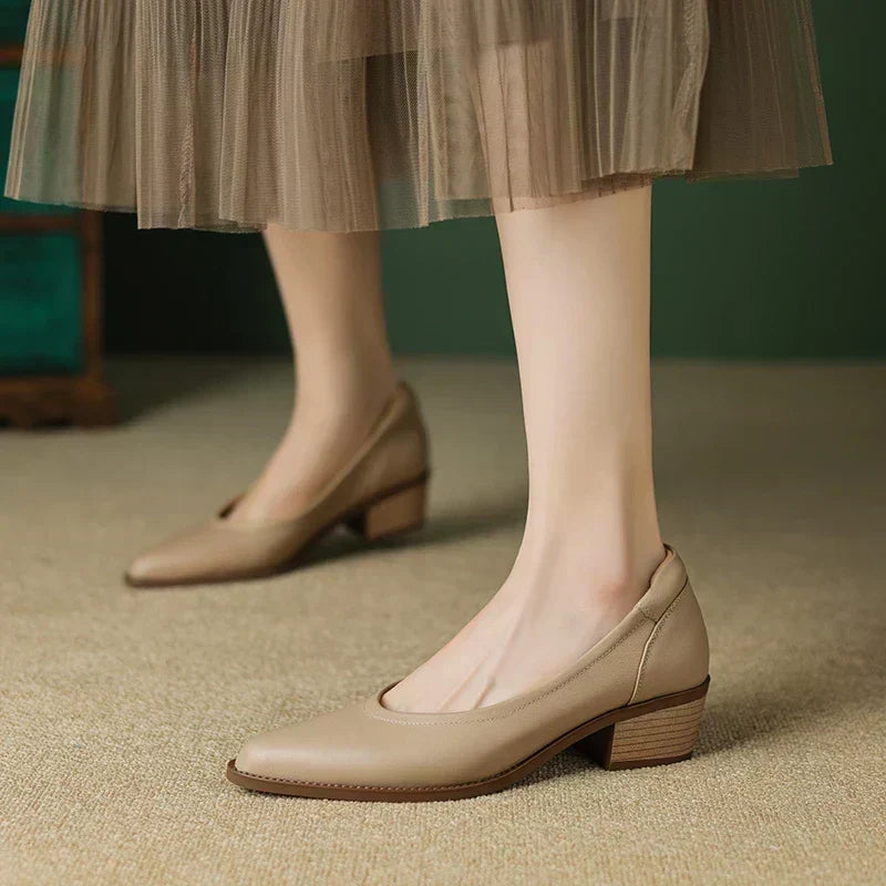 Catherine | Mjuka pumps med mellanhög klack