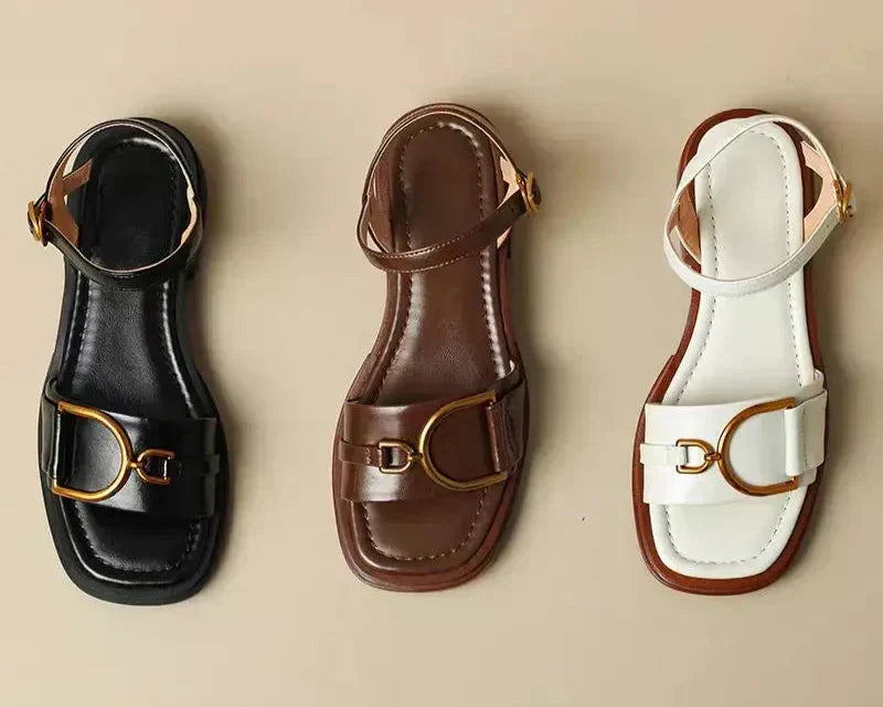 Amara – Platta Sandaler Med Spänne