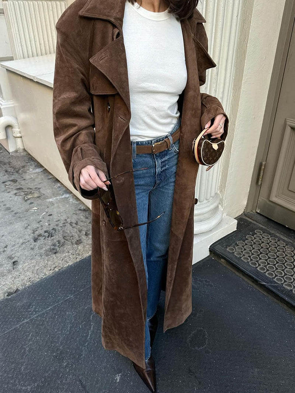 Elegant trenchcoat i mjuk mocka