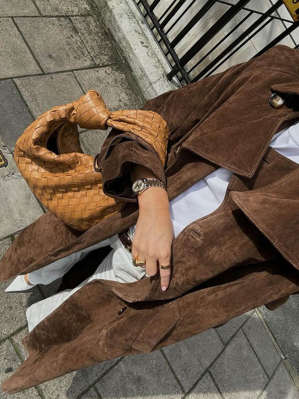 Elegant trenchcoat i mjuk mocka