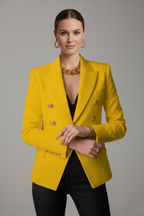 Rebecca – Damens dubbelknäppta blazer med detaljer i guldton