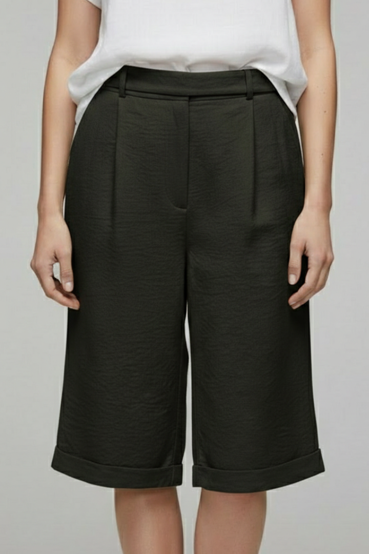 Hannah – Damens Högmidjade Skräddarsydda Casual Shorts med Uppvik