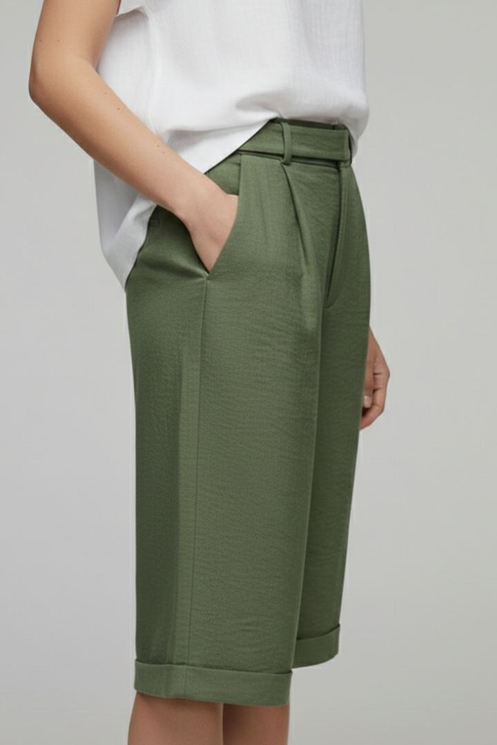 Hannah – Damens Högmidjade Skräddarsydda Casual Shorts med Uppvik