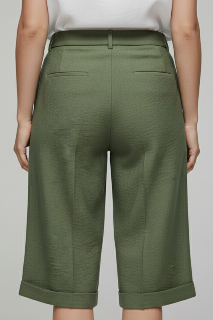 Hannah – Damens Högmidjade Skräddarsydda Casual Shorts med Uppvik