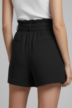 Dakota – Damshorts med knytmidja och fickor