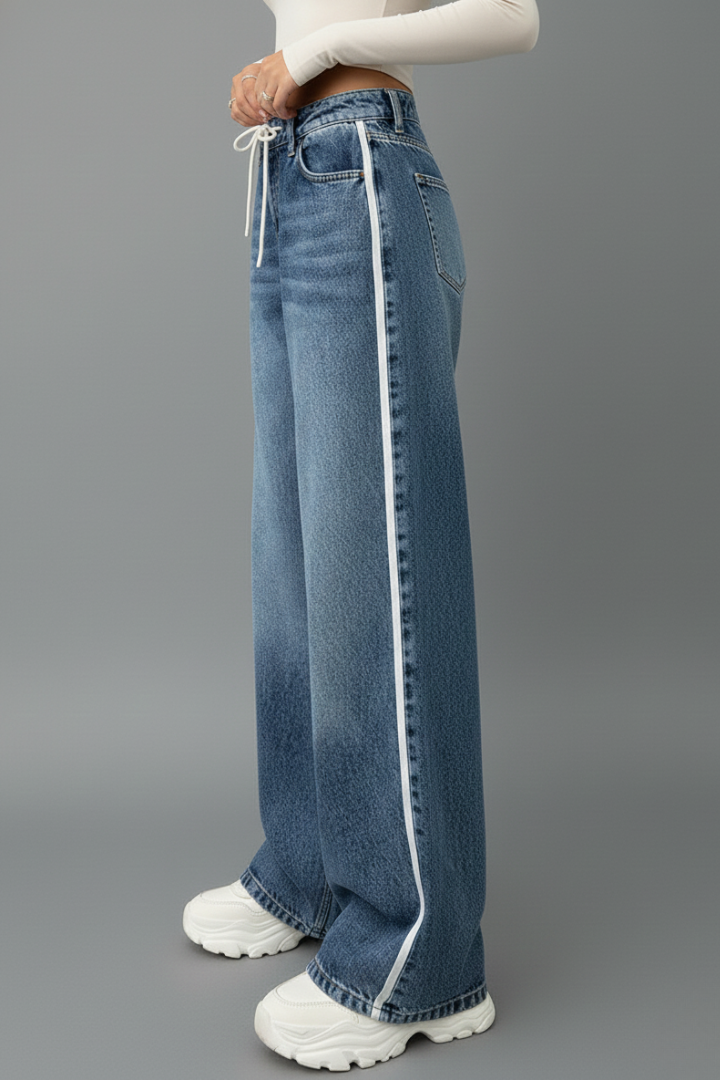 Gabriella – Kvinnors Avslappnade Vida Denimjeans med Dragsko Detalj