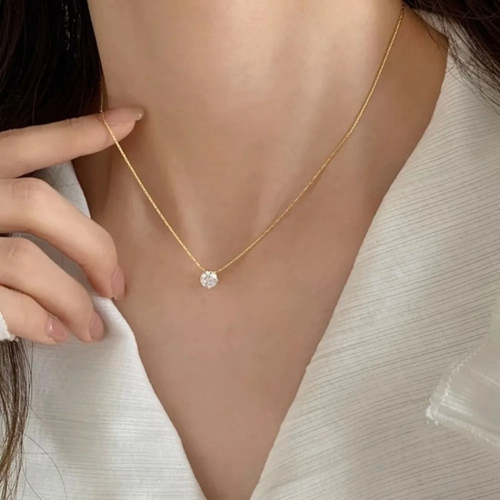 Halsband med moissanitstenar
