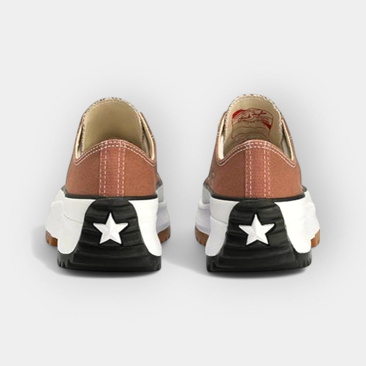 Moderna sneakers med kraftig sula