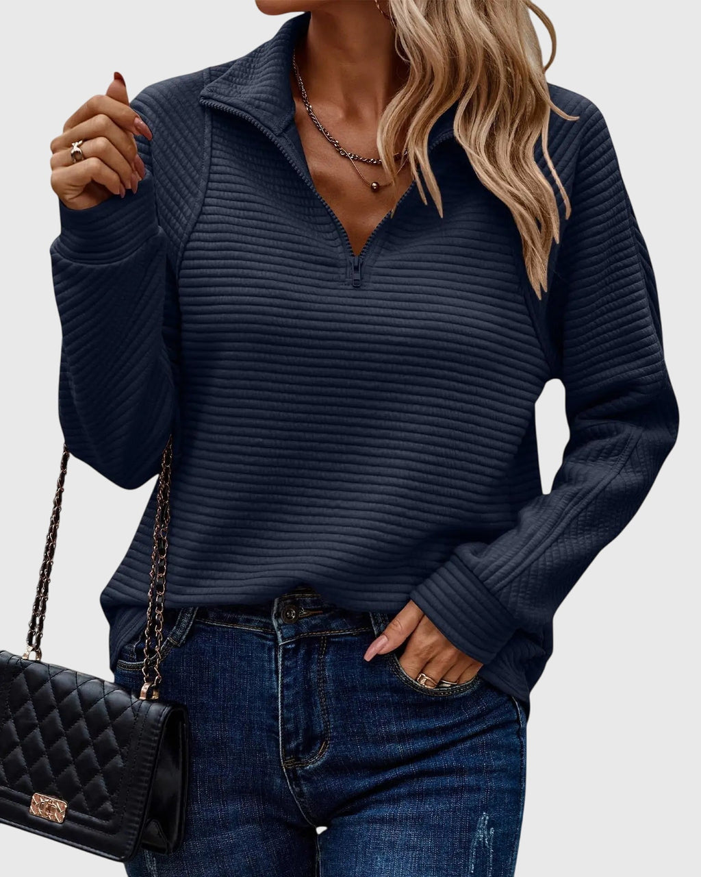 Abigail – Elegant med dragkedja tröja