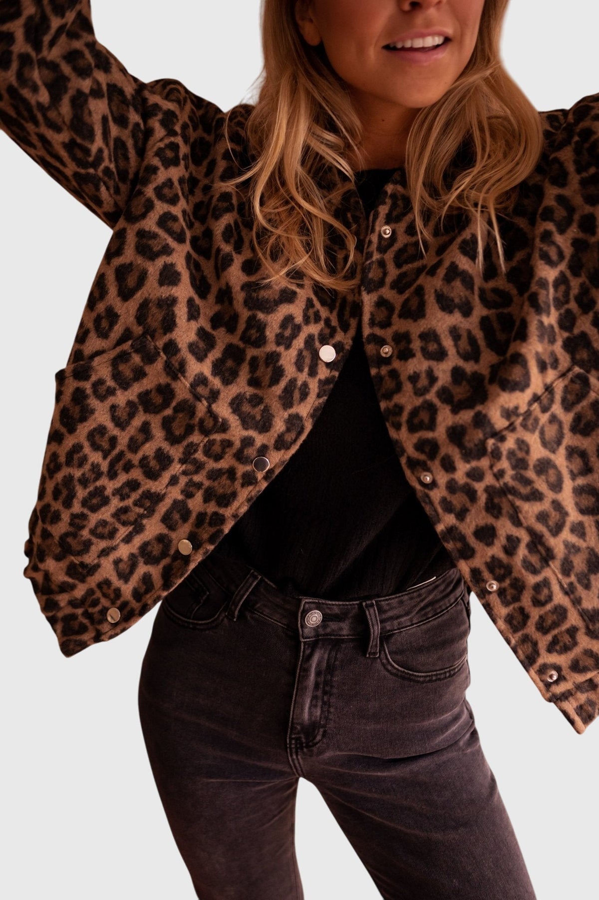 Elodie – Stilig Leopardmönstrad Jacka