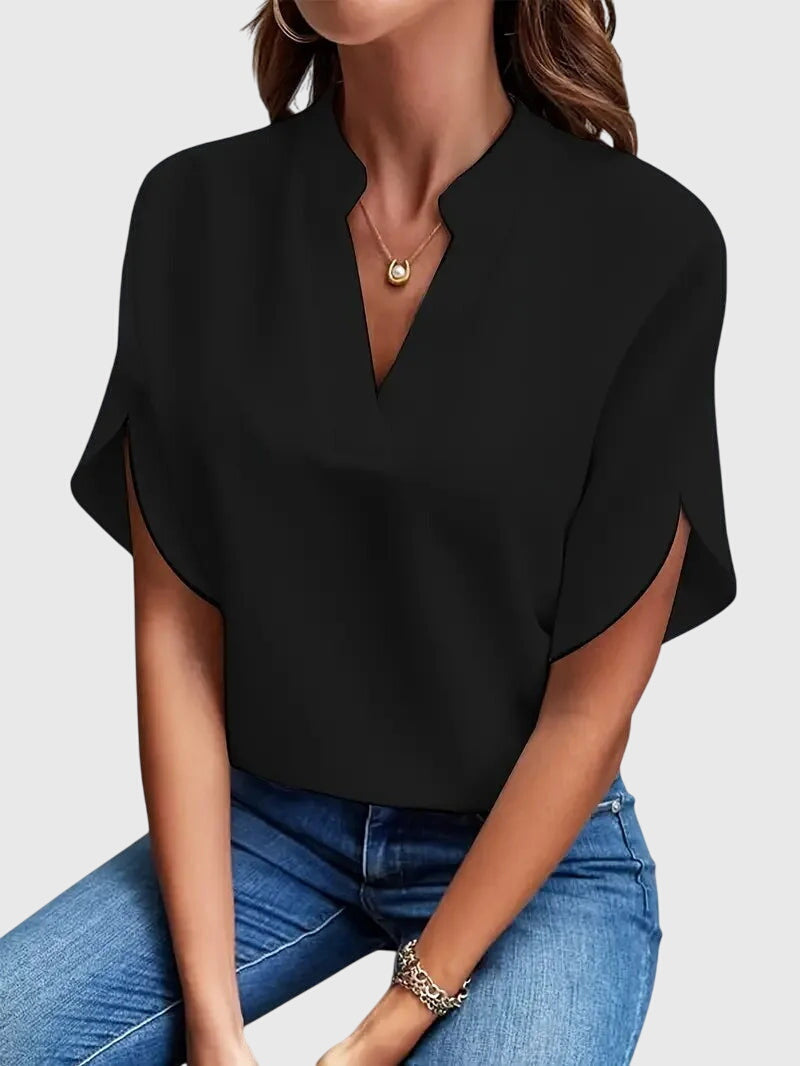 Beatrix – Elegant V-ringad skjorta