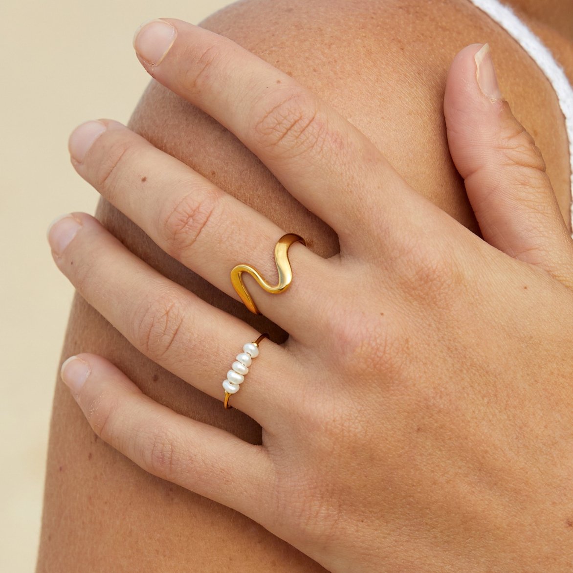 Klassisk ring med sötvattenspärla