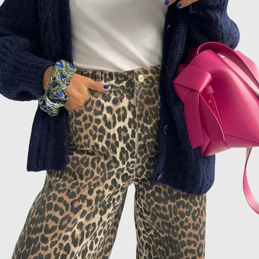 Chandra – Vintage Jeans med Leoprint