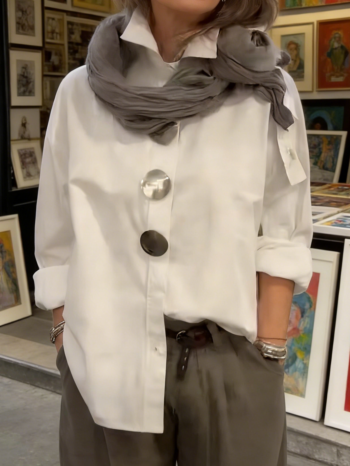 Sophie | Elegant blus med stora knappar
