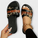 Leopardmönstrad sandal med korsband