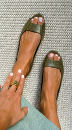 Michèle | Platta sandaler med metallisk finish