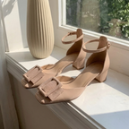 Sandrine | Lackpumps med spänne