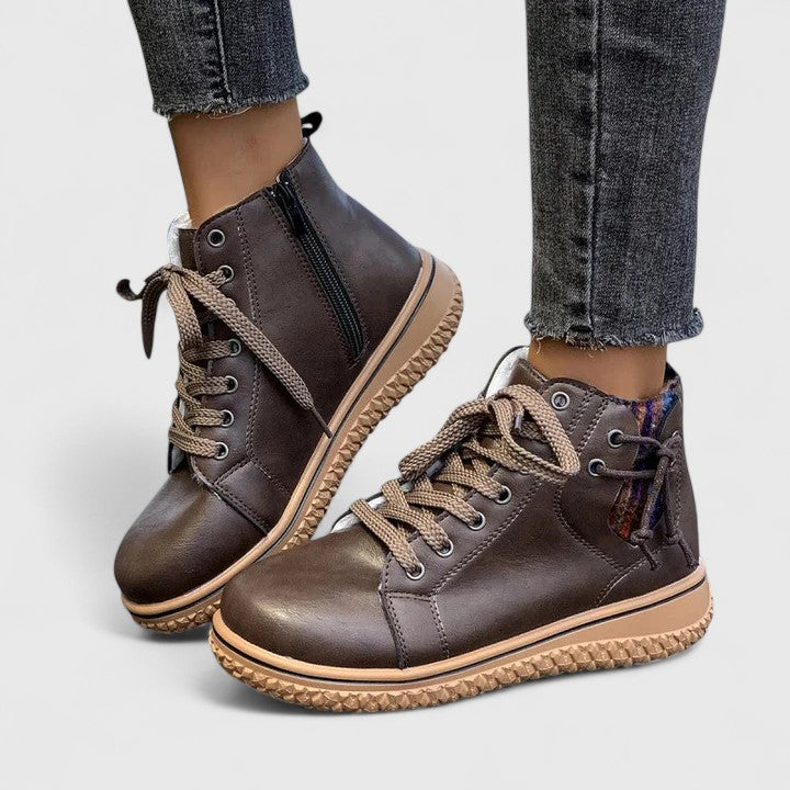 Nyrah – Ortopediska Boots
