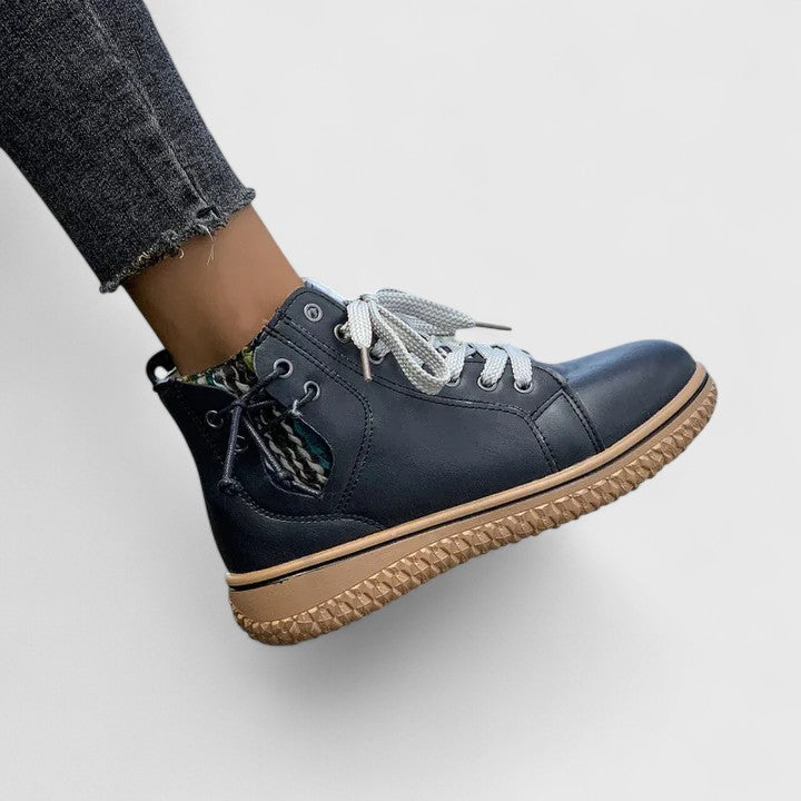 Nyrah – Ortopediska Boots