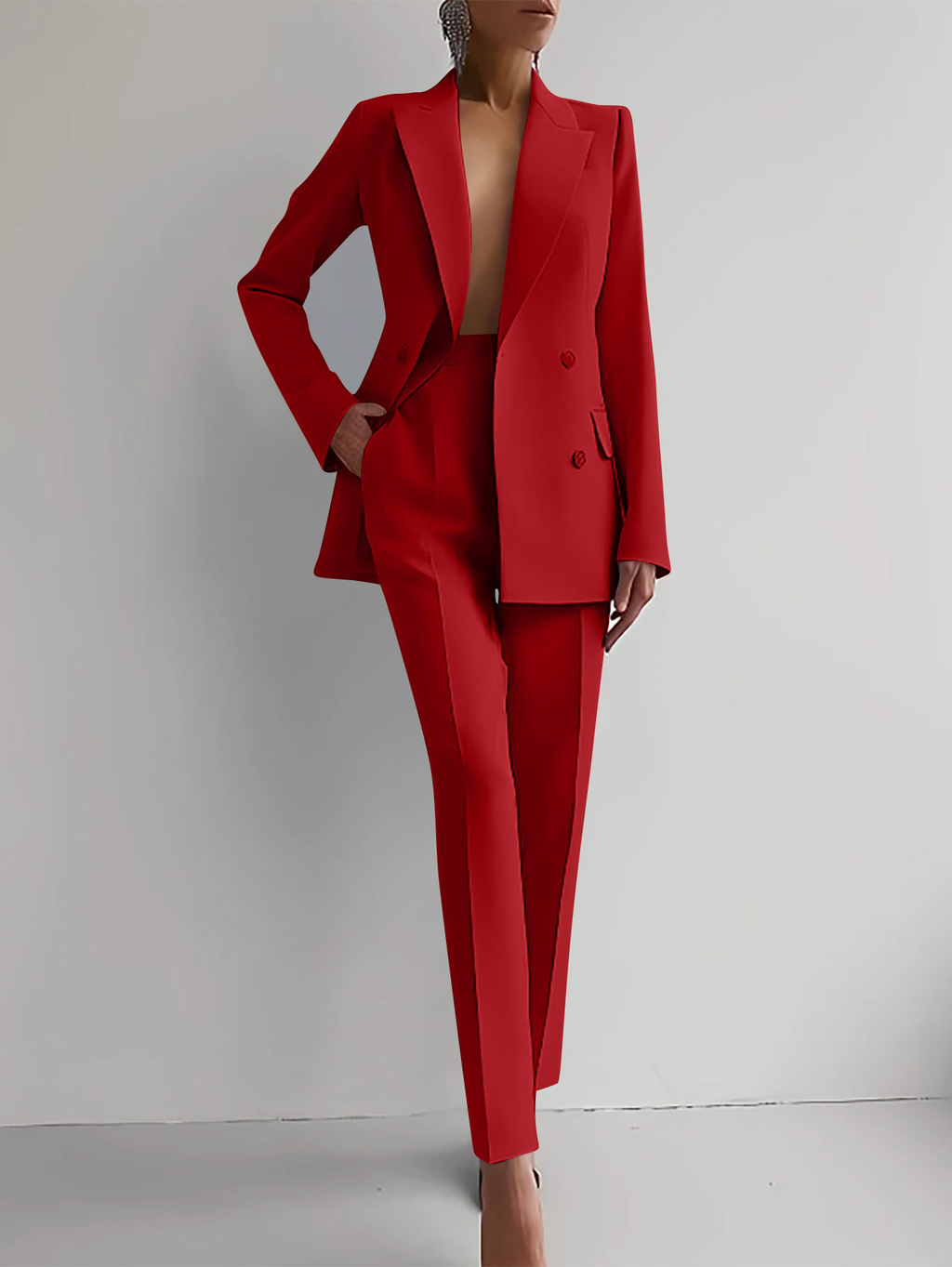 Eleonor – Elegant Kvinndräkt