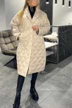 Kynzi – Elegant Vadderad Kappa