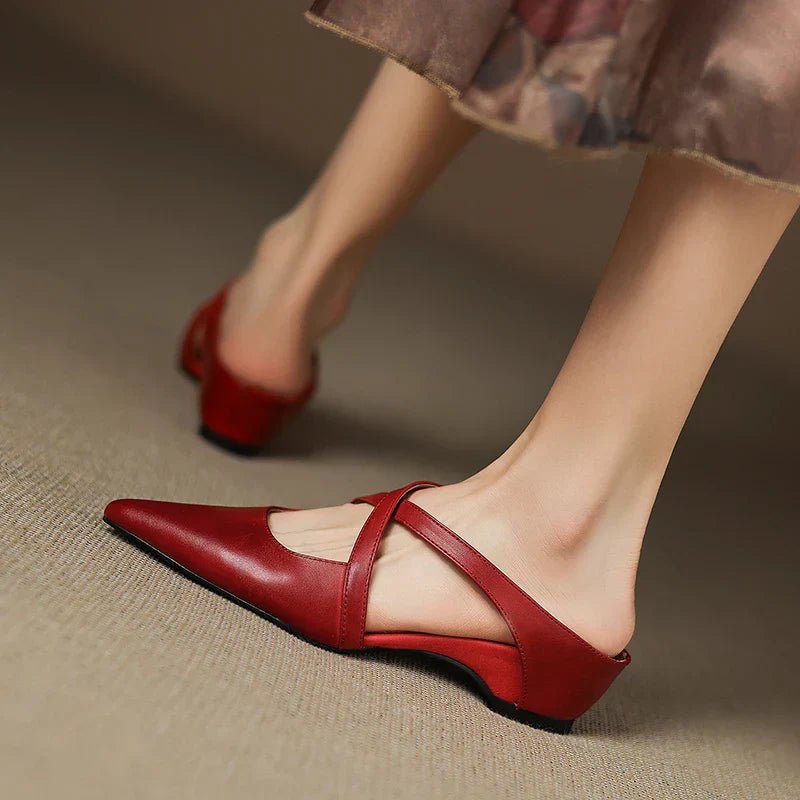 Harper – Läder Mules Med Korsrem Spetsig Tå Låg Klack Slip-On