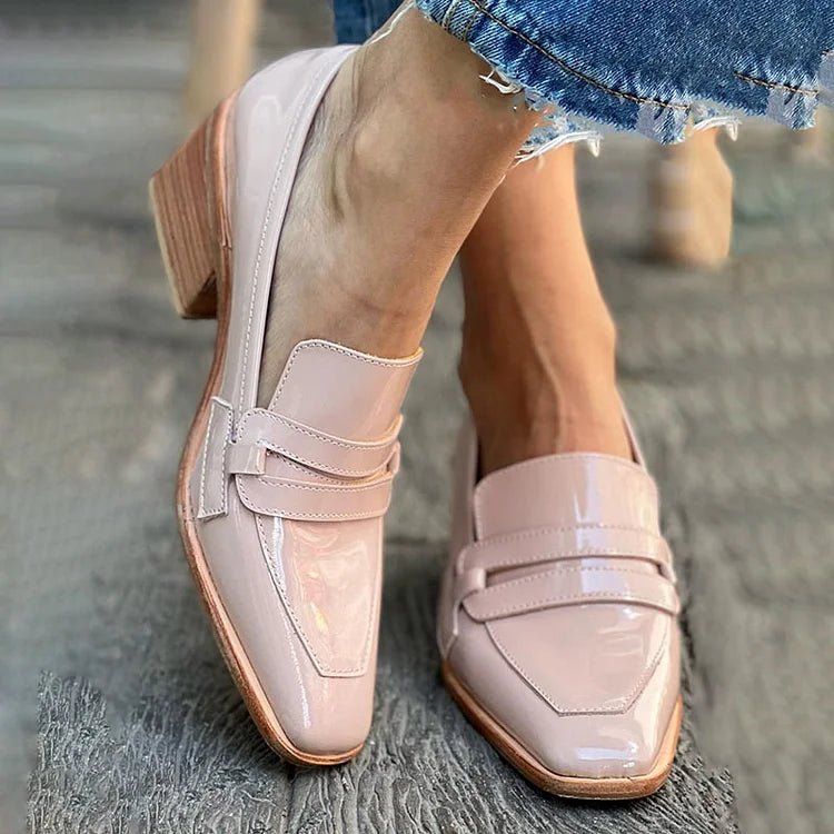 Mia – Kvinno Patentläder Loafers Blockklack Slip-On Komfort