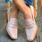 Mia – Kvinno Patentläder Loafers Blockklack Slip-On Komfort