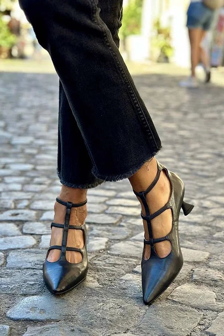Olivia – Damers Spetsiga Pumps med Remmar och Låg Blockklack